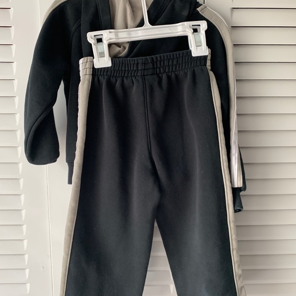 Nike jogger set, 24mo - Picture 2 of 2